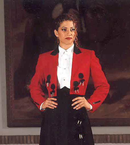 Chaqueta Roja con Alamares Elegante